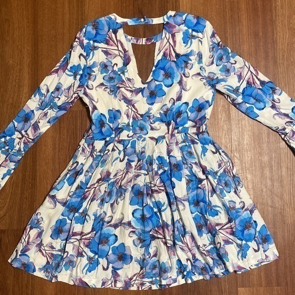 Free People Tegan V-Neck Mini Dress 10 - Picture 3 of 16
